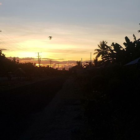 Tailua Beach Fales Manase ภายนอก รูปภาพ
