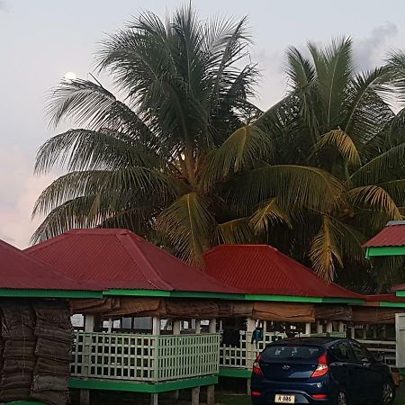 Tailua Beach Fales Manase ภายนอก รูปภาพ
