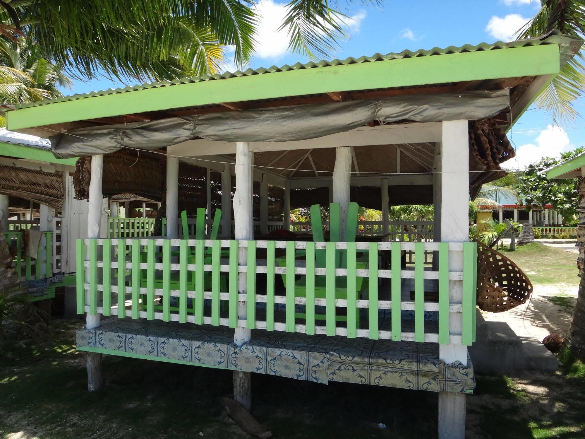 Tailua Beach Fales Manase ภายนอก รูปภาพ