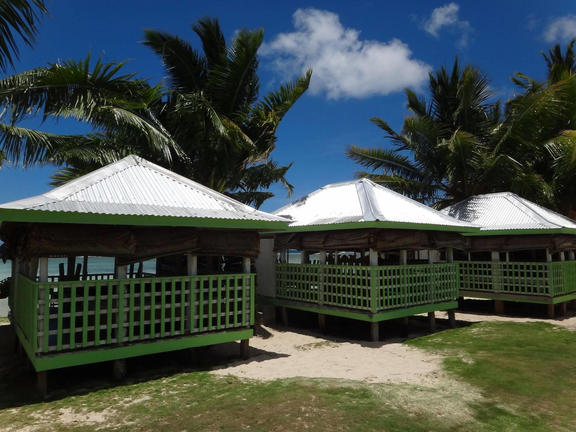 Tailua Beach Fales Manase ภายนอก รูปภาพ