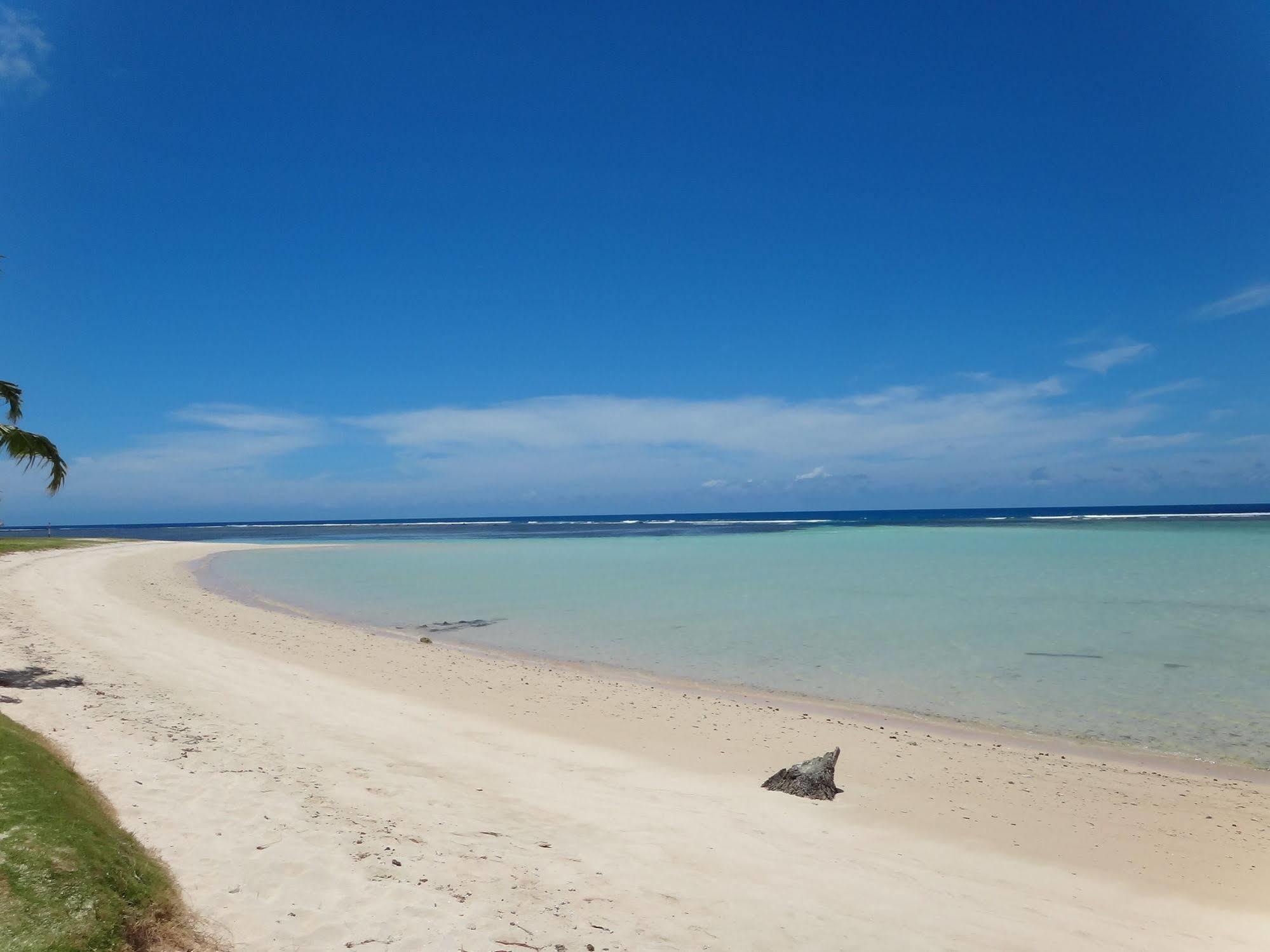 Tailua Beach Fales Manase ภายนอก รูปภาพ