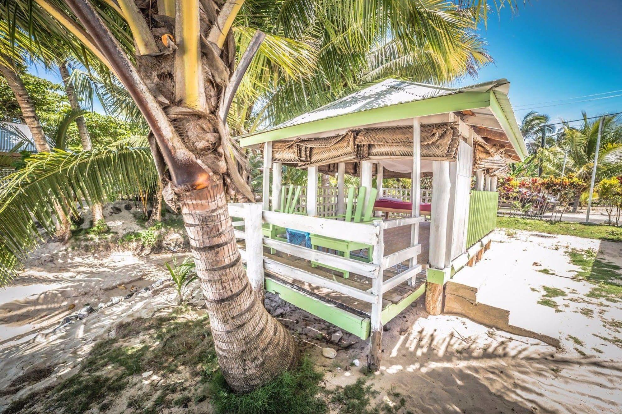 Tailua Beach Fales Manase ภายนอก รูปภาพ