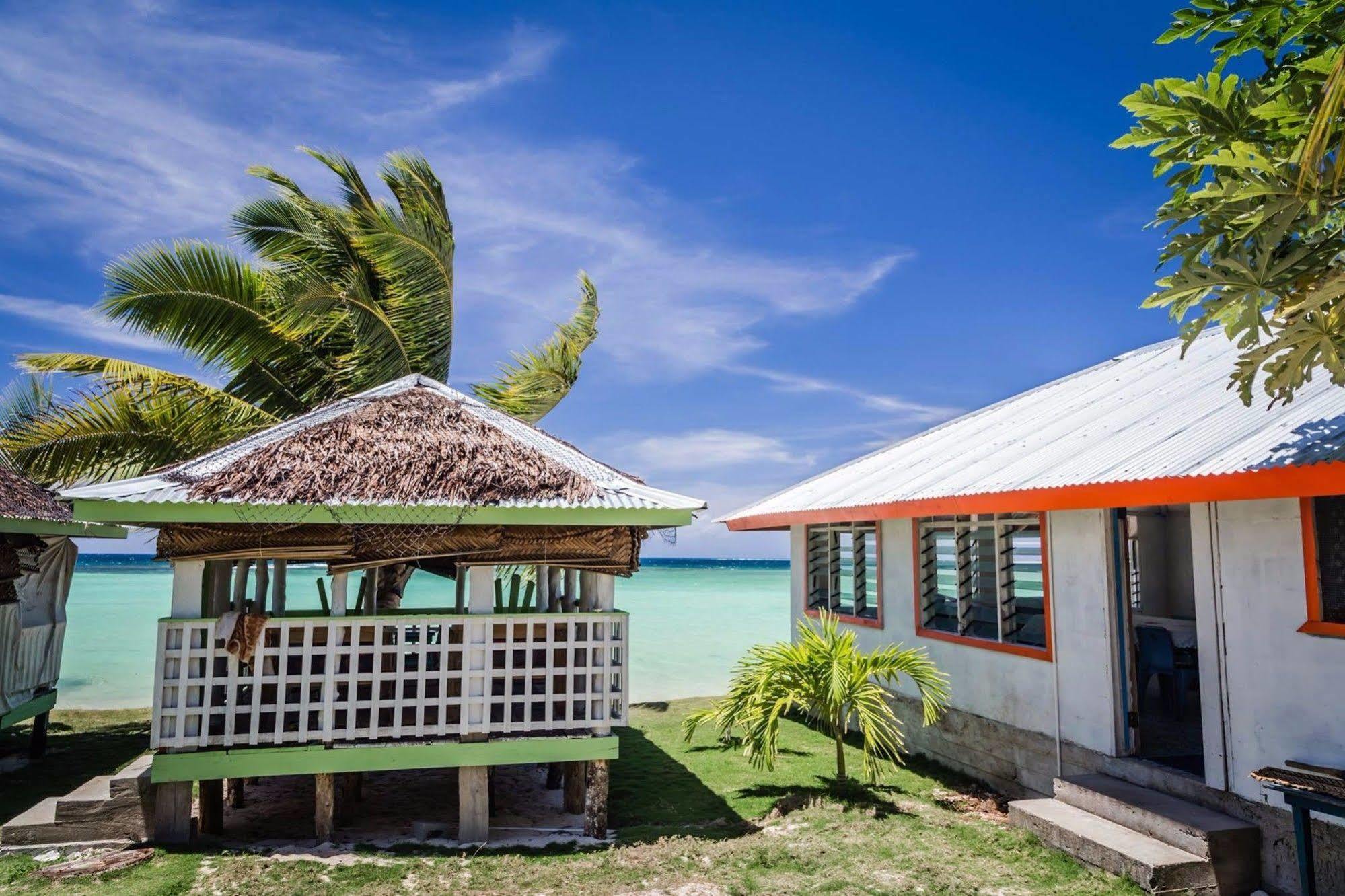 Tailua Beach Fales Manase ภายนอก รูปภาพ