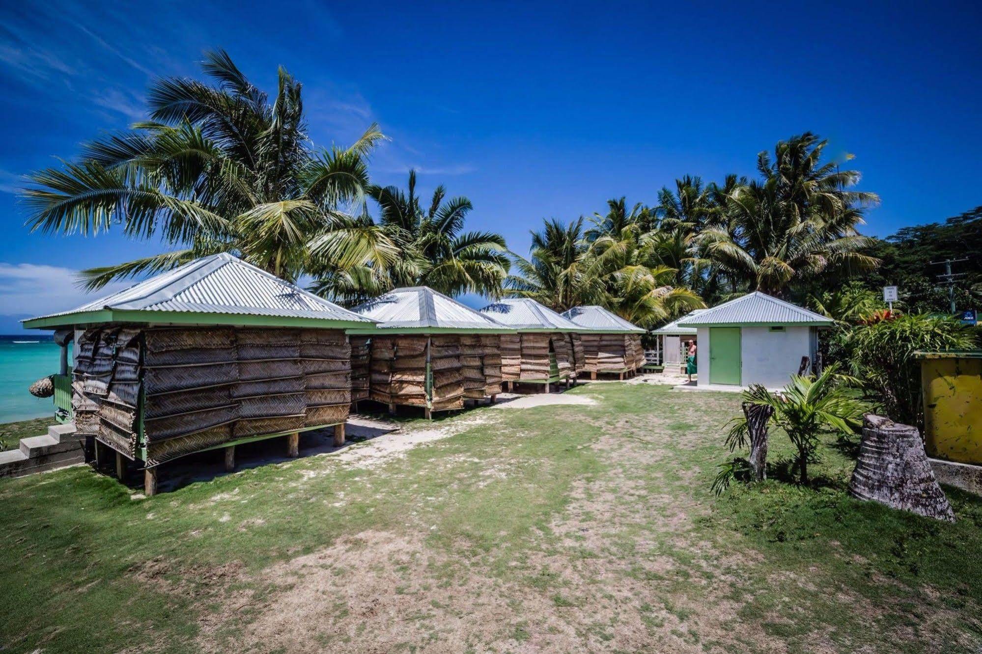 Tailua Beach Fales Manase ภายนอก รูปภาพ