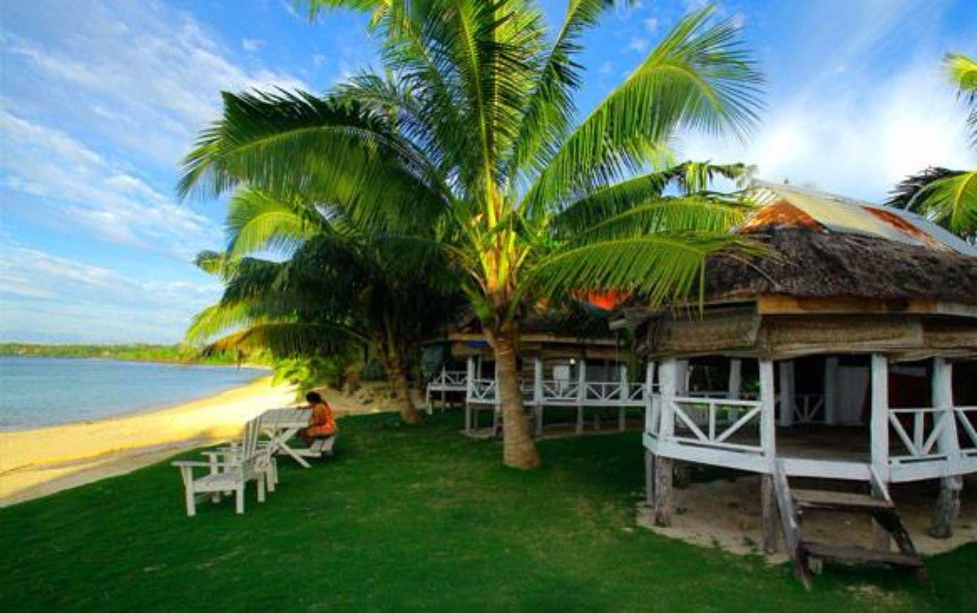 Tailua Beach Fales Manase ภายนอก รูปภาพ