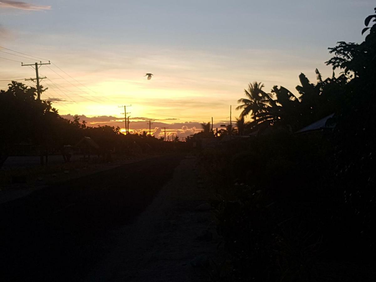 Tailua Beach Fales Manase ภายนอก รูปภาพ